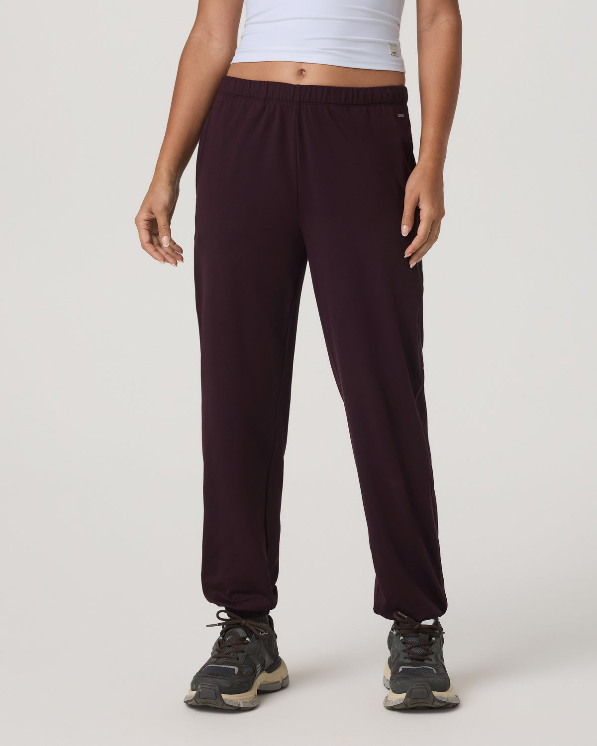 Halo Modern Sweatpant Women's Raisin Pants | Vuori for sale - US 8901