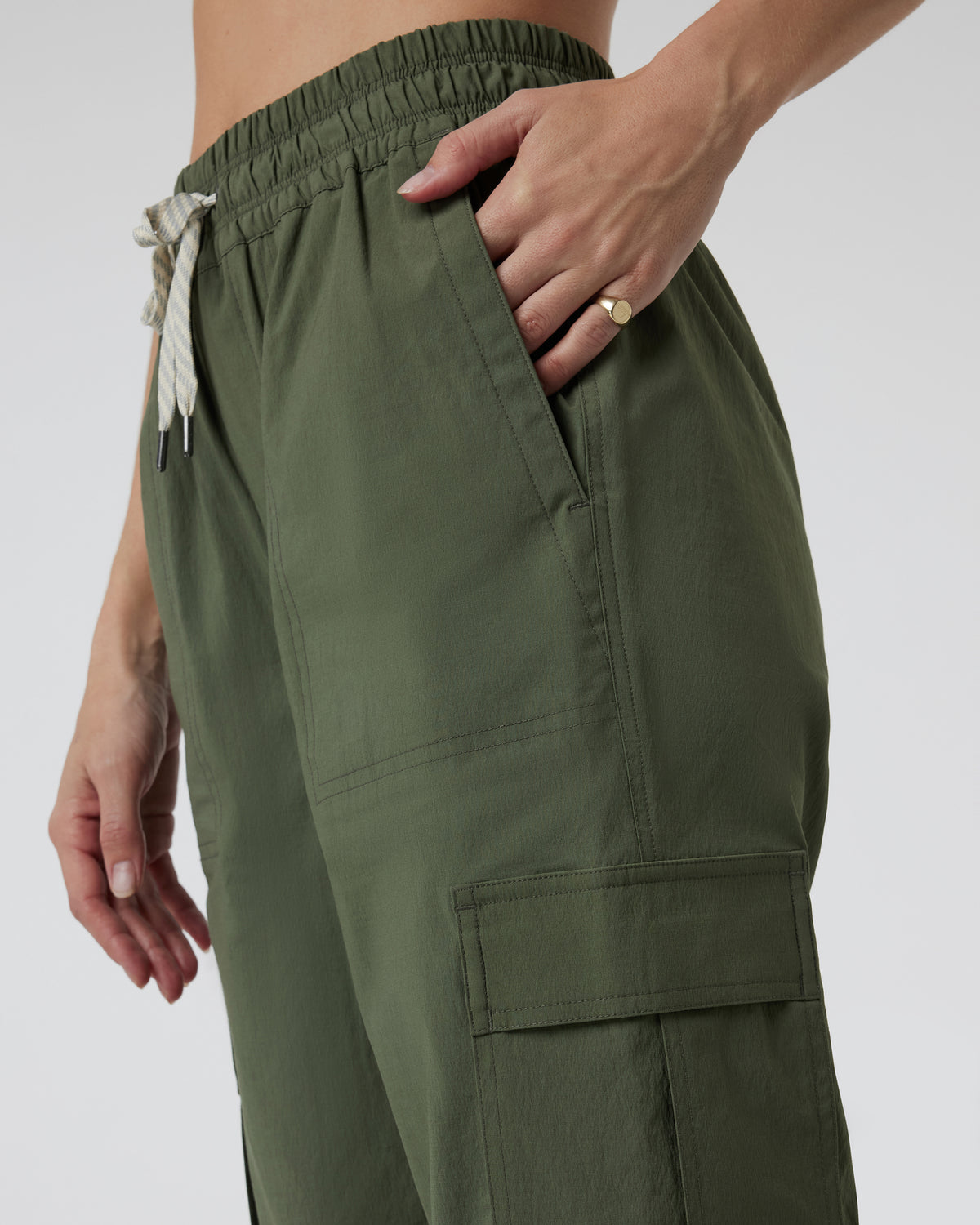 Birch Jogger Women's Army Utility Joggers | Vuori shop - US 2171
