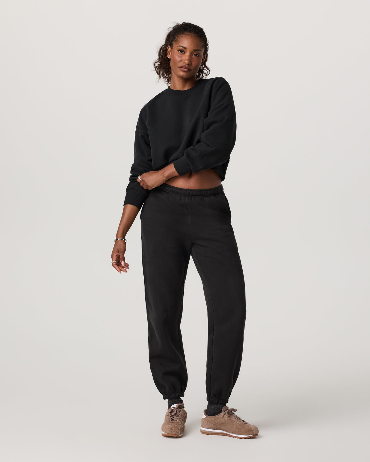 Women's Restore Classic Sweatpant - Short Washed Black | Vuori sale - US 3765