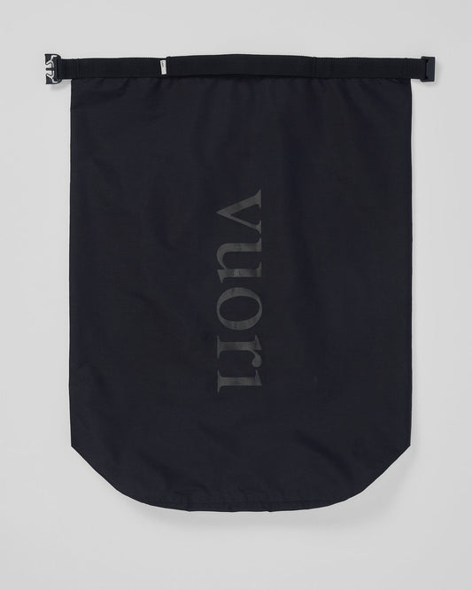 Packable Travel Bag Lightweight Black Roll Top Bag | Vuori online - US 3786