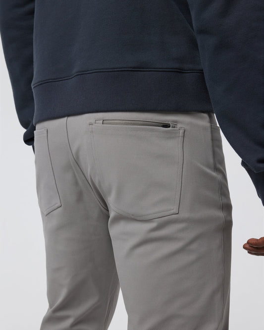 MetaTwill Pant Athletic Slim 32" Shiitake | Vuori online - US 8081