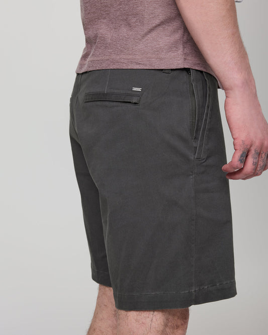 Fletcher Short Classic Fit 8" Dark Pewter | Vuori shop - US 1575