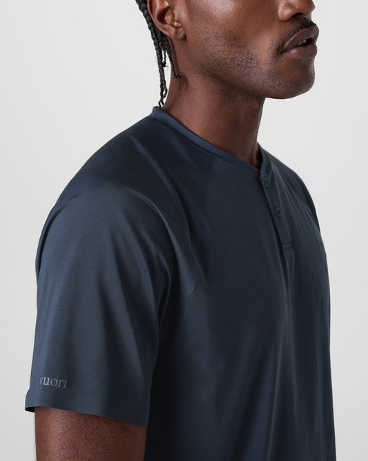 Short Sleeve Viewpoint Henley Navy | Vuori outlet - US 3873