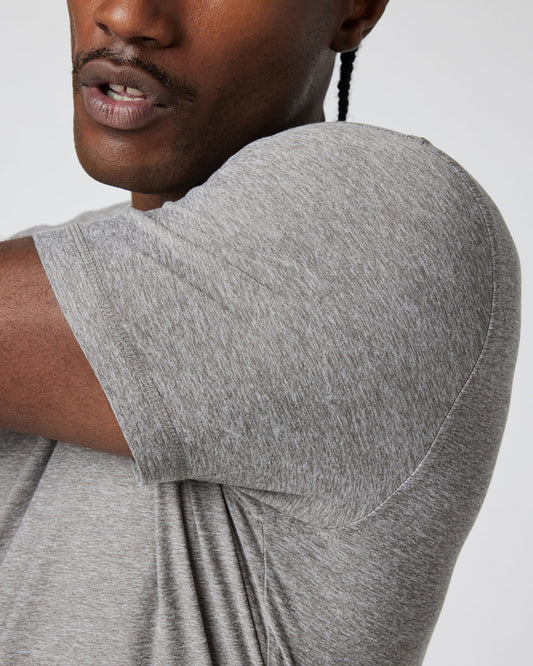 Strato Tech Tee Heather Grey Men's Tech Shirt | Vuori online - US 4145