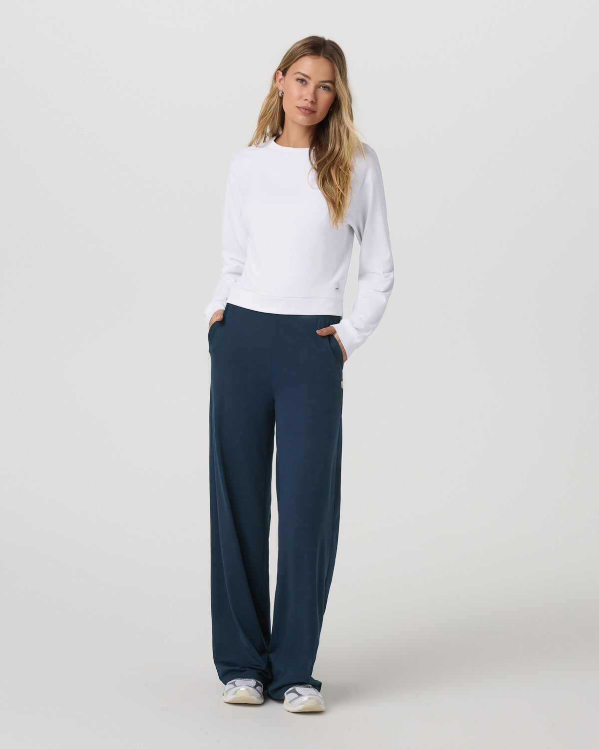 Halo Modern Crew Women's White Lounge Sweatshirt | Vuori for sale - US 1858