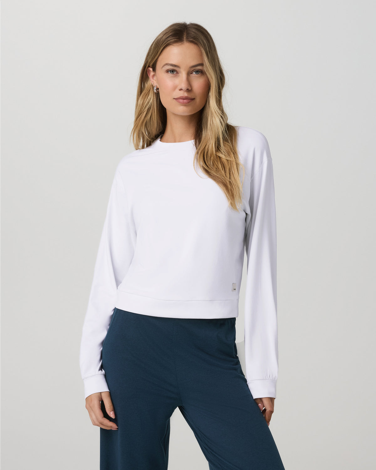 Halo Modern Crew Women's White Lounge Sweatshirt | Vuori for sale - US 1858