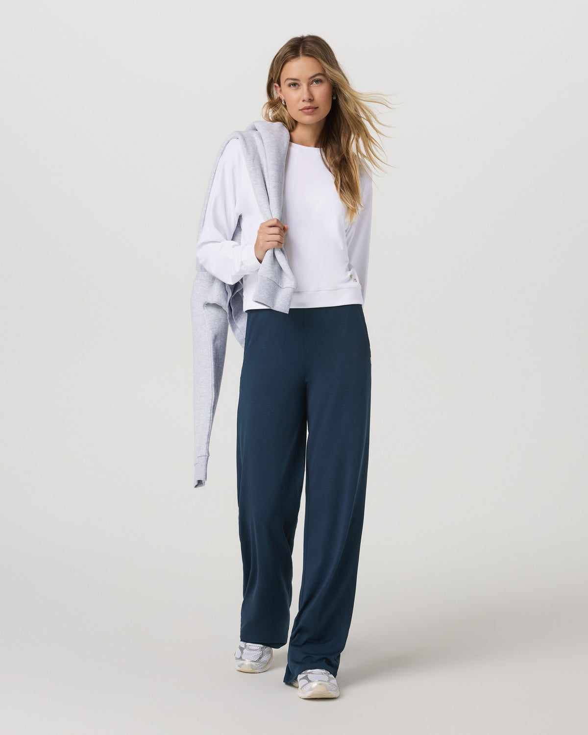 Halo Modern Crew Women's White Lounge Sweatshirt | Vuori for sale - US 1858
