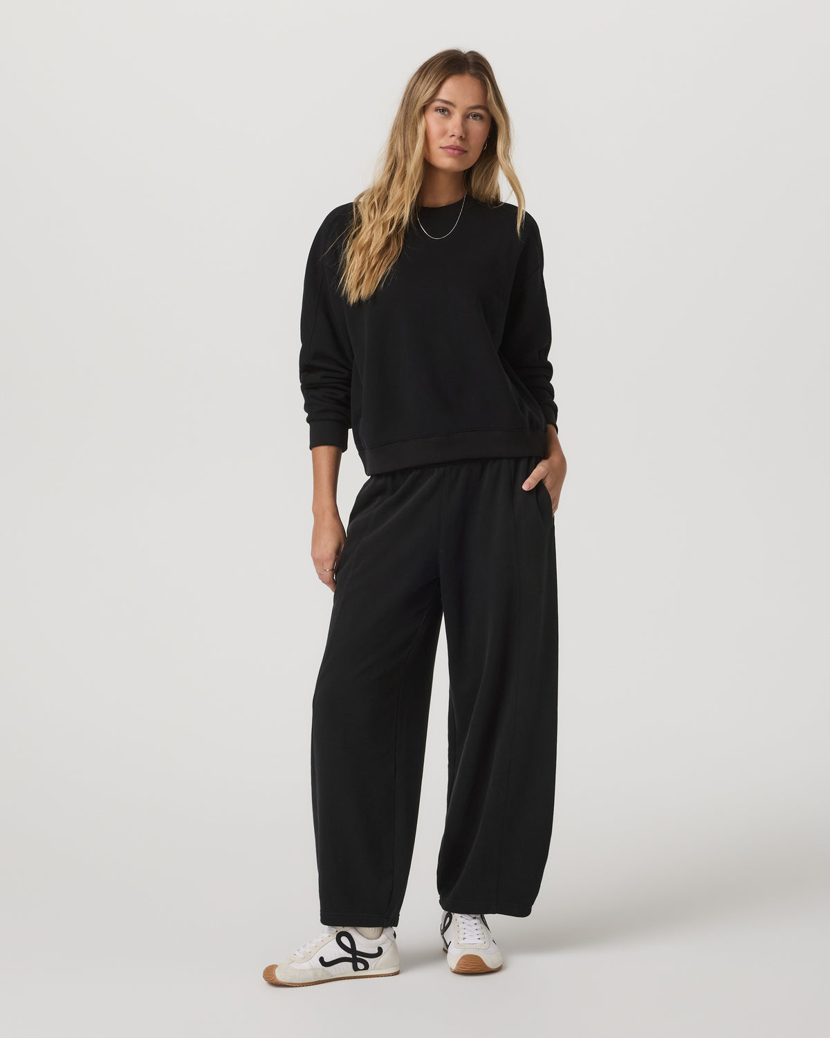 Sedona Seams Crew Women's Black Fleece Sweatshirt | Vuori outlet - US 8532