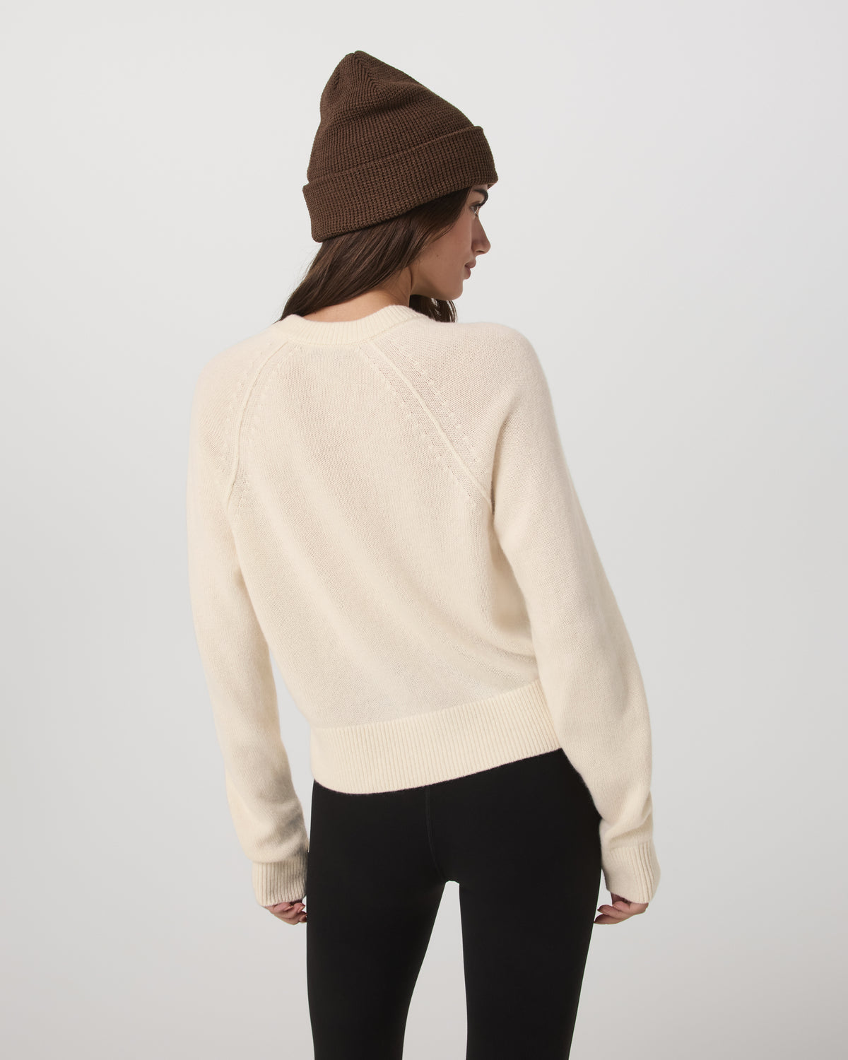 Émilie Cashmere Crew Women's Porcelain Pullover | Vuori onsale - US 4590