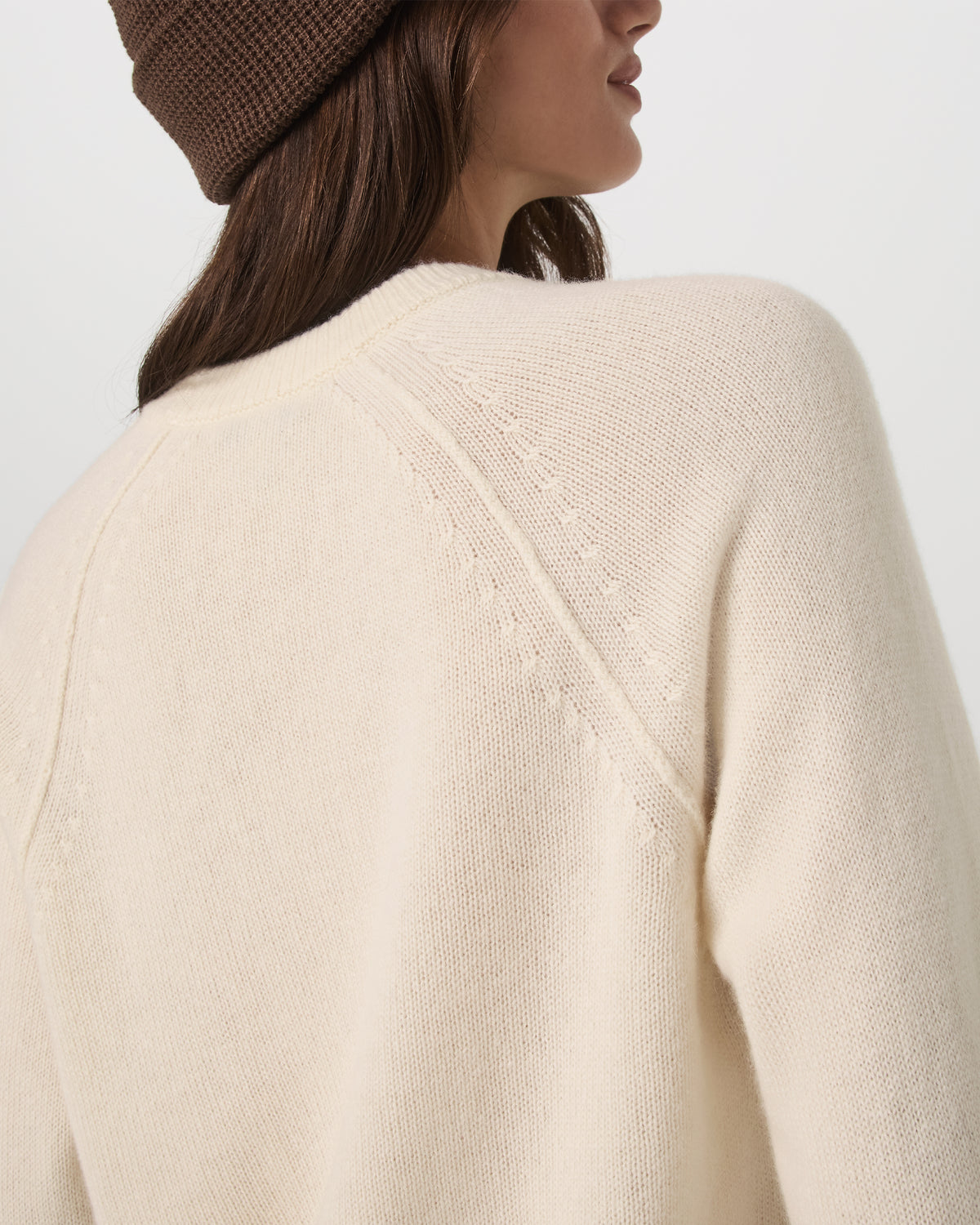 Émilie Cashmere Crew Women's Porcelain Pullover | Vuori onsale - US 4590