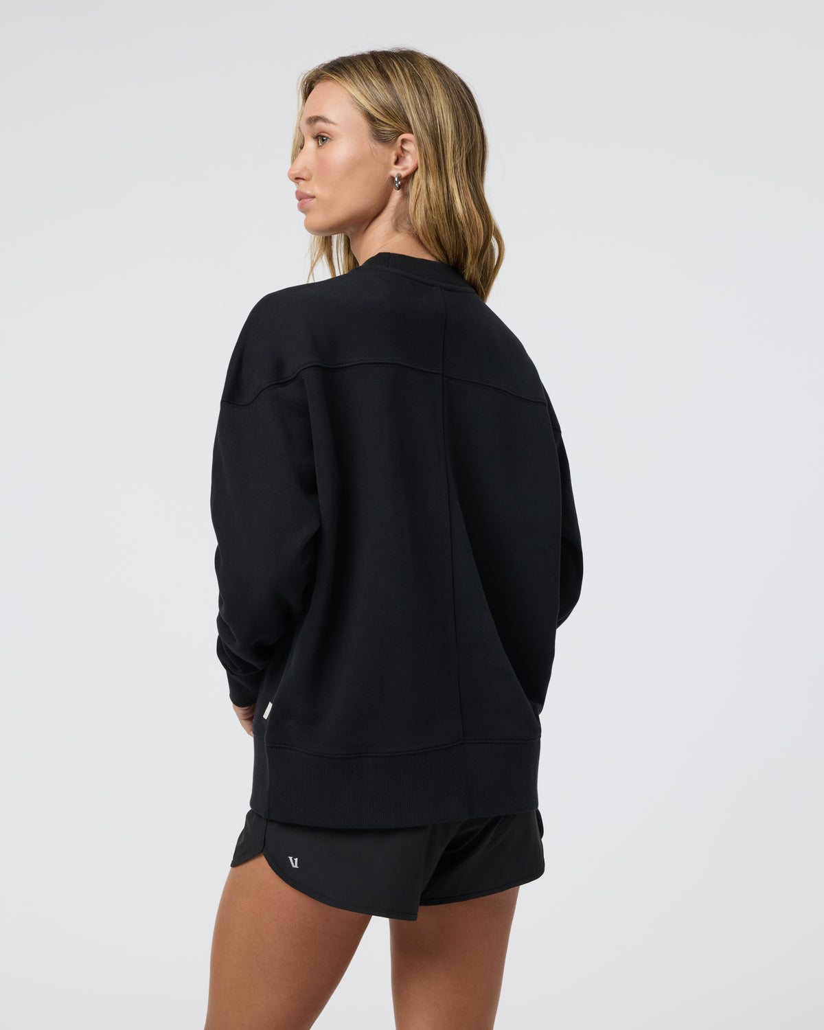 Sedona Weekender Crew Women's Black Pullover | Vuori online - US 2038