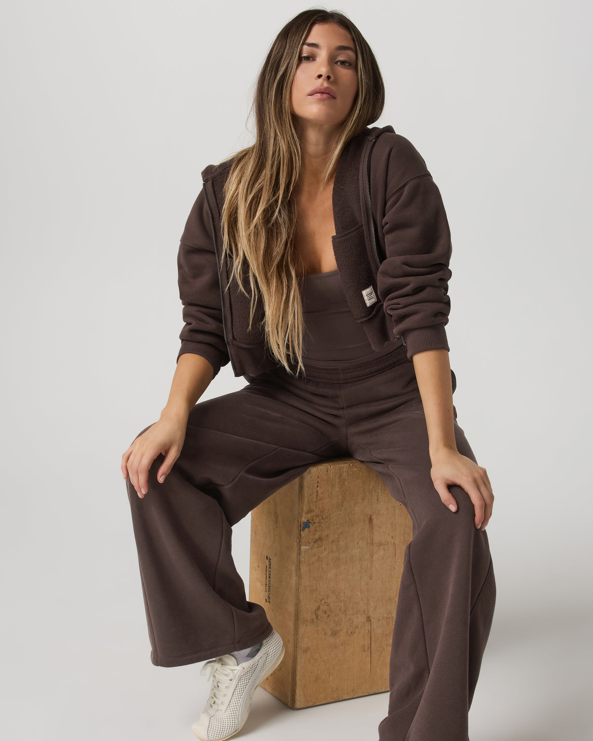 Restore Mini Full Zip Hoodie Women's Java Jacket | Vuori onsale - US 8032