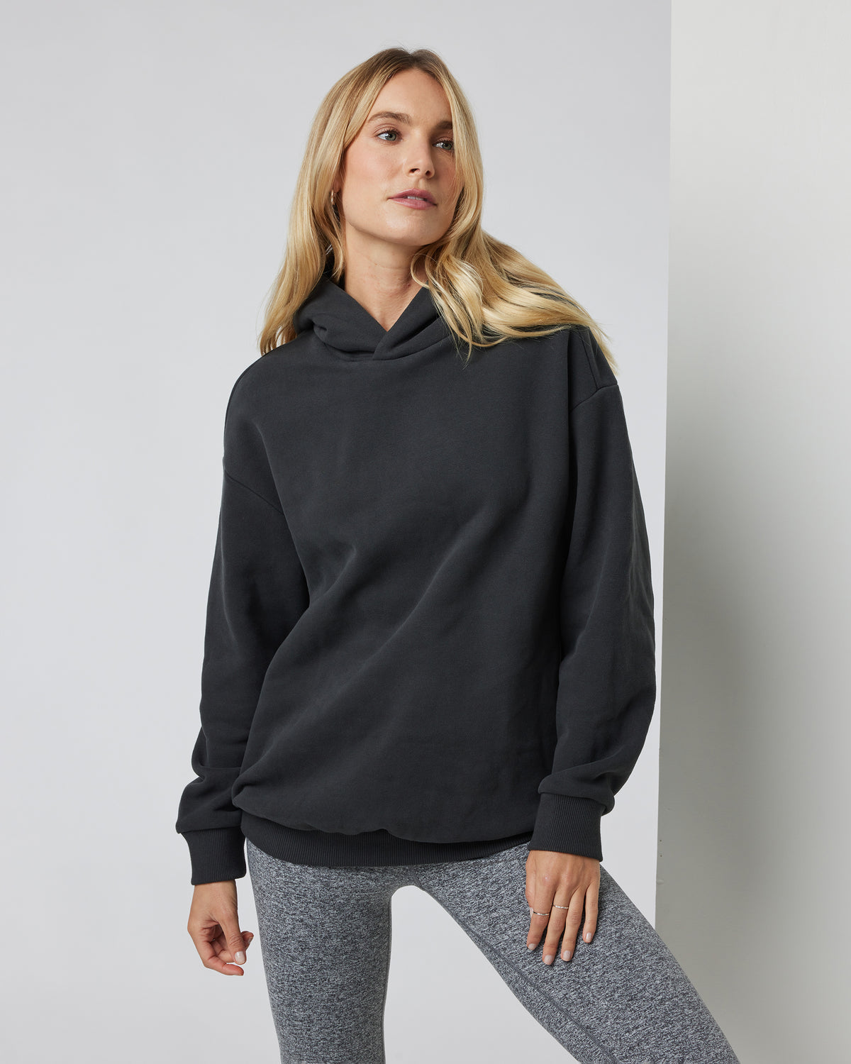 Restore Oversized Hoodie Washed Black | Vuori for sale - US 4546