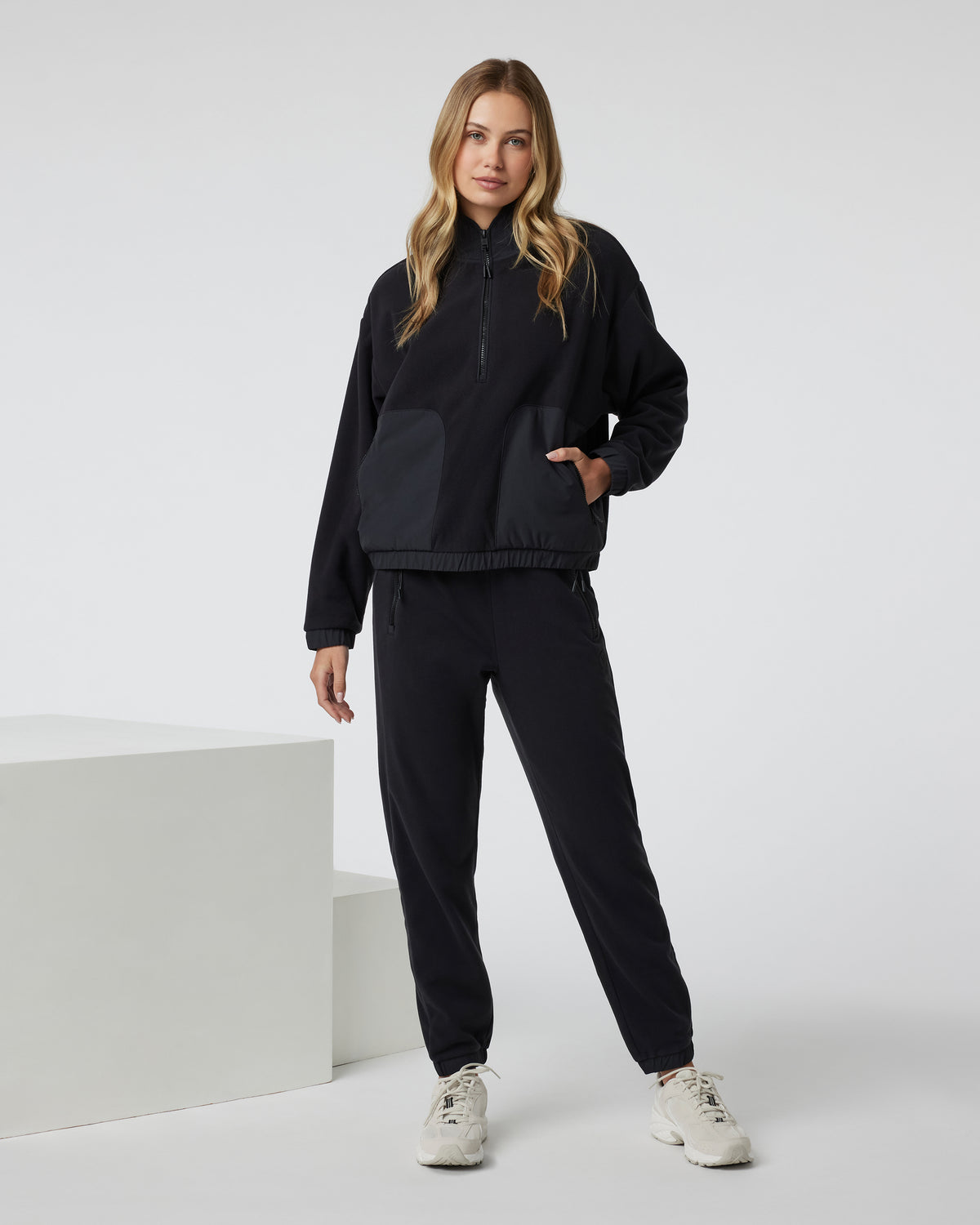 Women's Aspen Half Zip Black Fleece Pullover | Vuori shop - US 5285