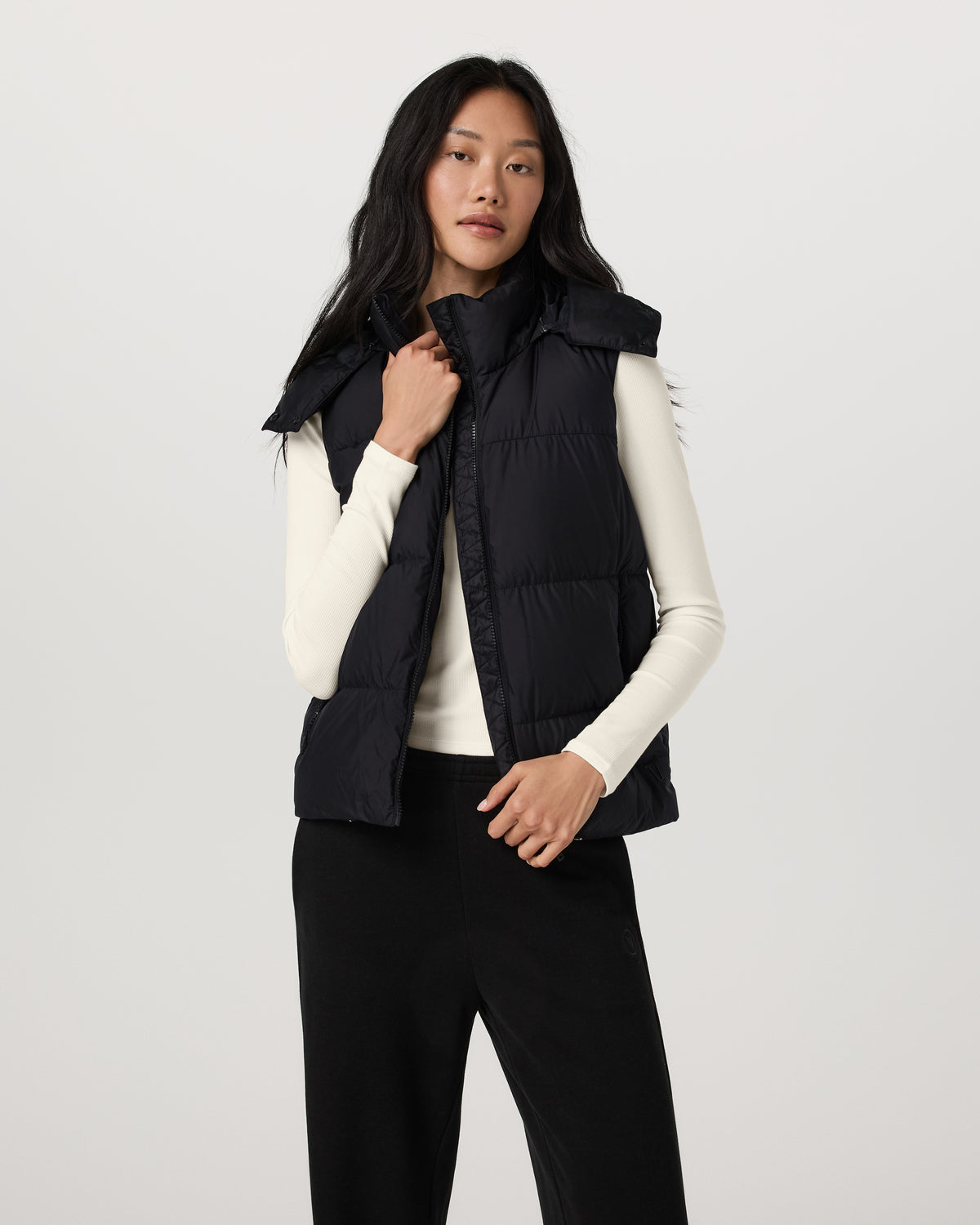 Alta Down Vest Women's Black Sleeveless Vest | Vuori onsale - US 6949