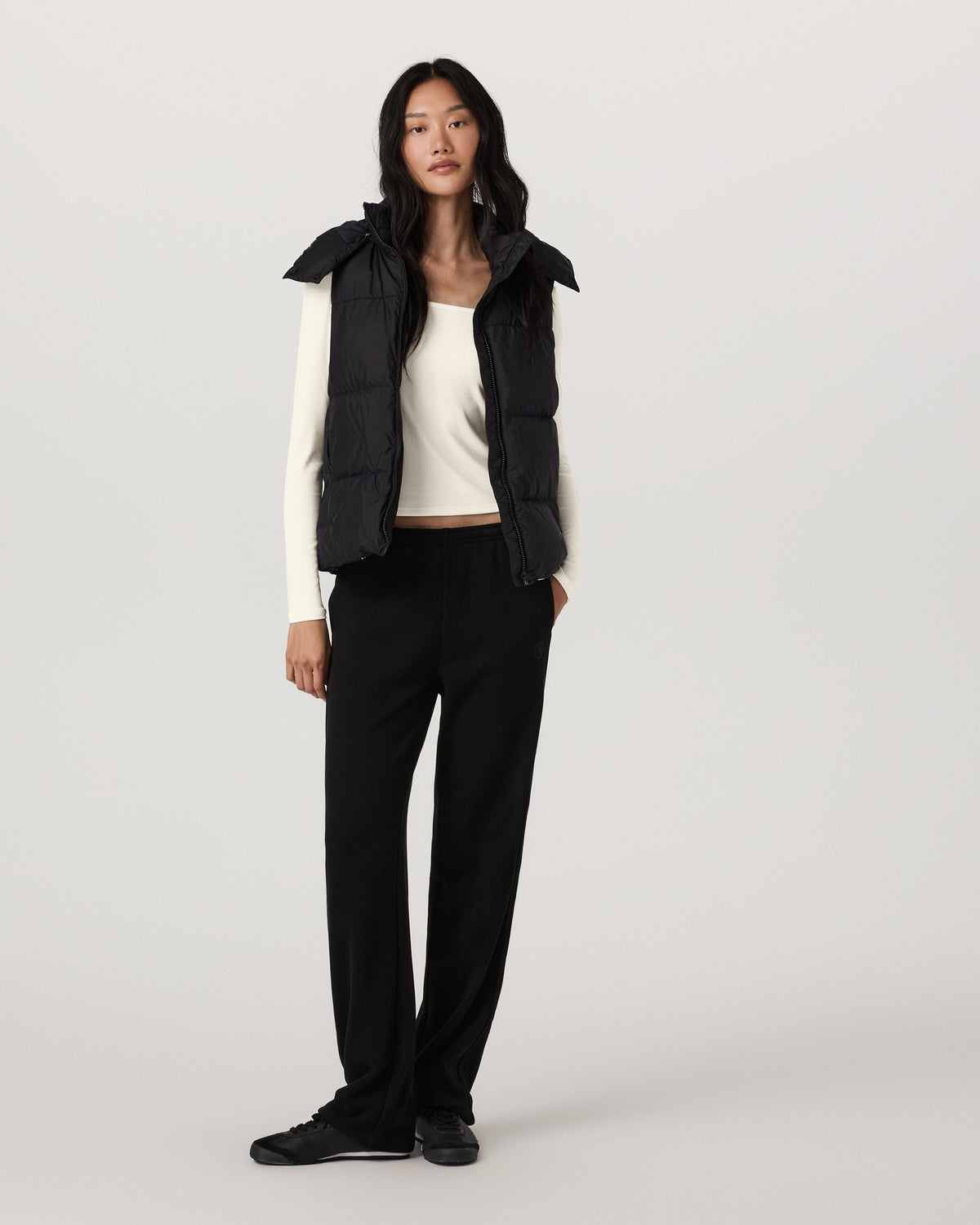 Alta Down Vest Women's Black Sleeveless Vest | Vuori onsale - US 6949