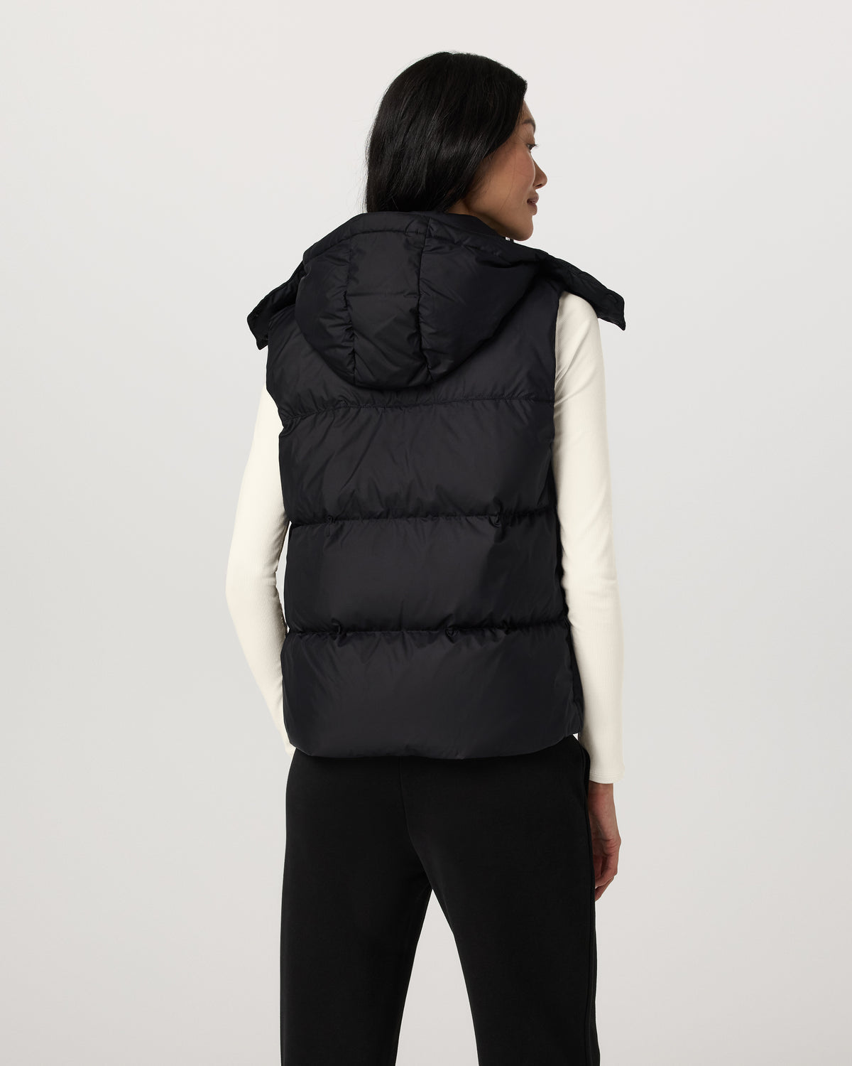 Alta Down Vest Women's Black Sleeveless Vest | Vuori onsale - US 6949