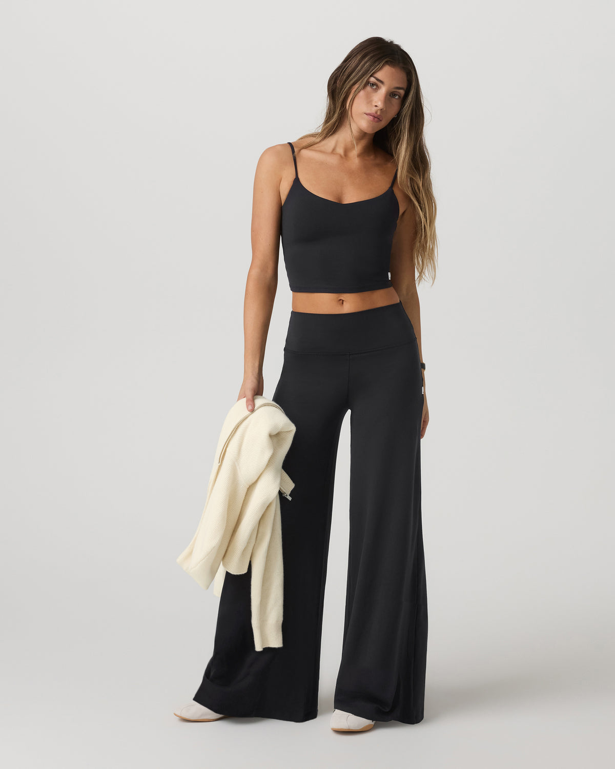 Halo Easy Wideleg Pant - Long Women's Solid Black Pants | Vuori discount - US 3572