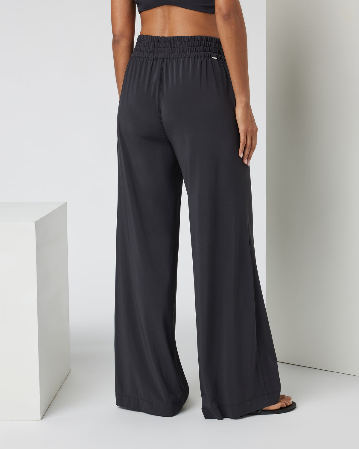 Villa Wideleg - Long Black Tall Wide Leg Pants | Vuori online - US 5070