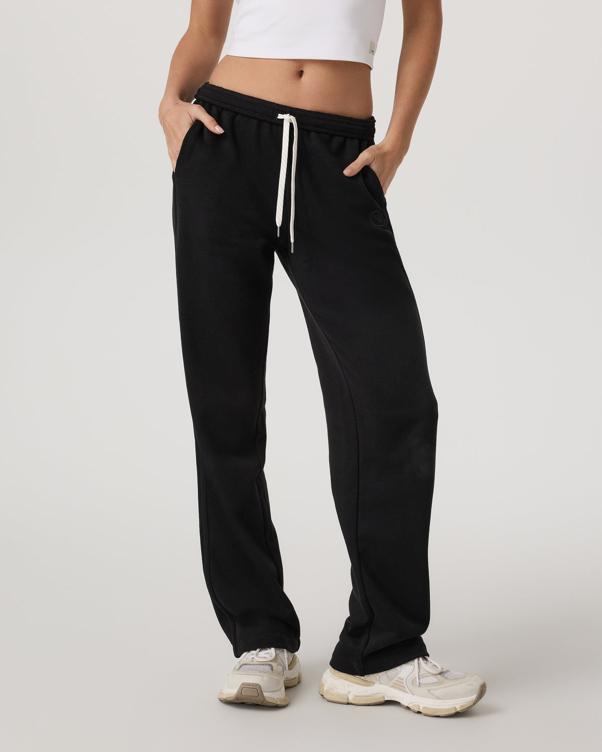 Sedona Straight Leg Sweatpant - Long Women's Black Pant | Vuori online - US 2481