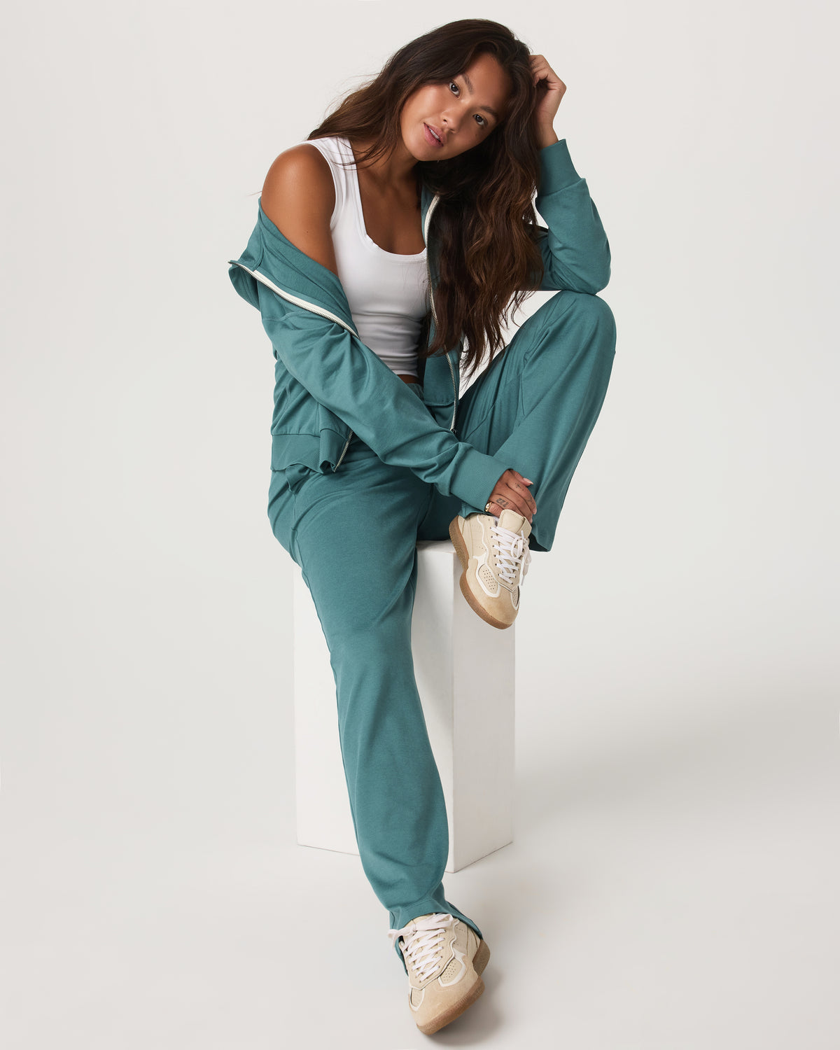 Women's Halo Modern Strght Leg Pant - Short Bluegrass | Vuori sale - US 6473