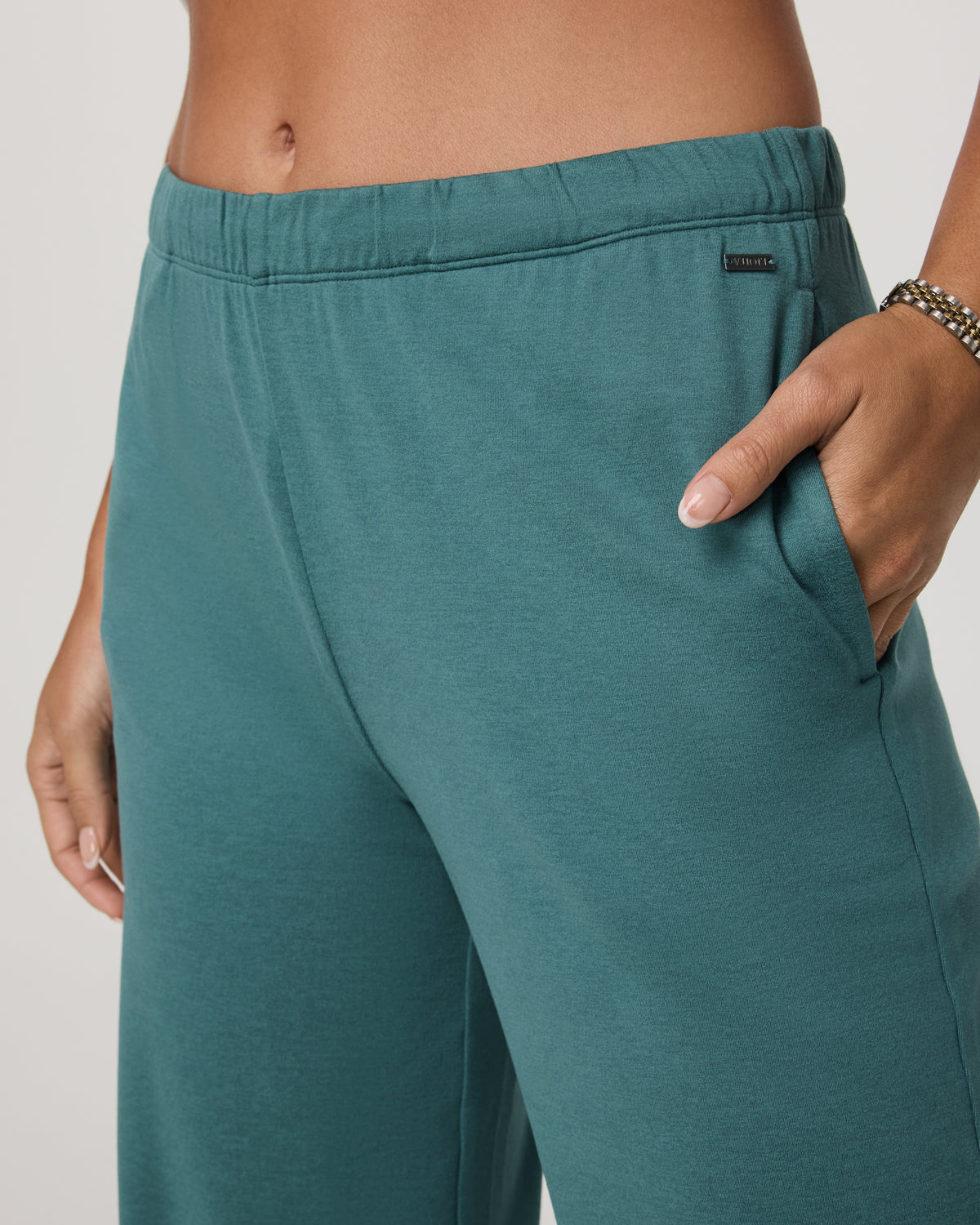 Halo Straight Leg - Long Women's Bluegrass Heather Pant | Vuori onsale - US 3354