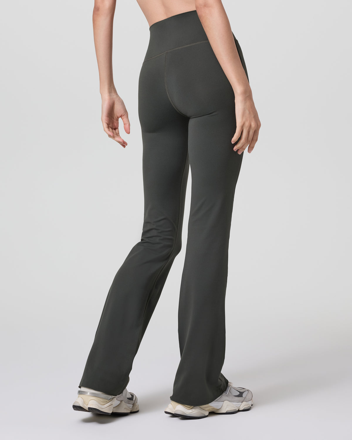 Halo Slim Flare Pant Women's Kale Pants | Vuori shop - US 3810