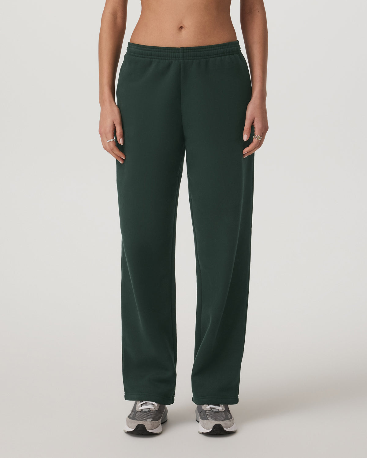 Women's Restore Straight Leg Sweatpant - Long Evergreen | Vuori sale - US 1804