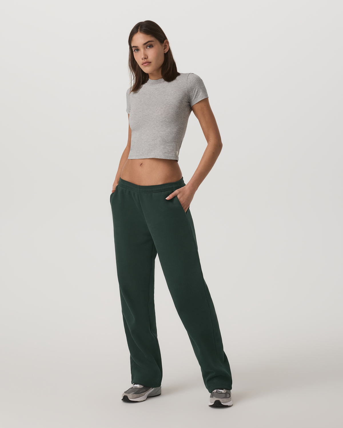 Women's Restore Straight Leg Sweatpant - Long Evergreen | Vuori sale - US 1804