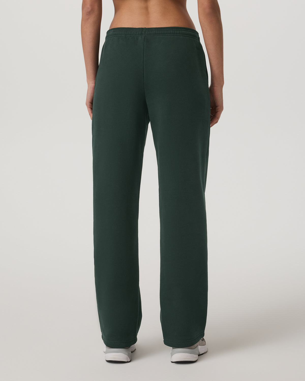 Women's Restore Straight Leg Sweatpant - Long Evergreen | Vuori sale - US 1804