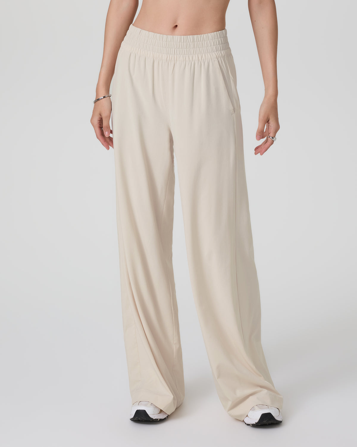 Villa Wideleg Pant - Long Women's Tall Milkweed Pants | Vuori for sale - US 1515