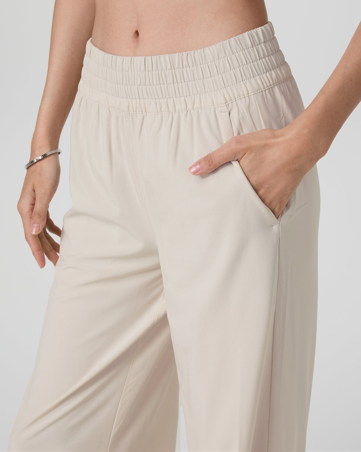 Villa Wideleg Pant - Long Women's Tall Milkweed Pants | Vuori for sale - US 1515