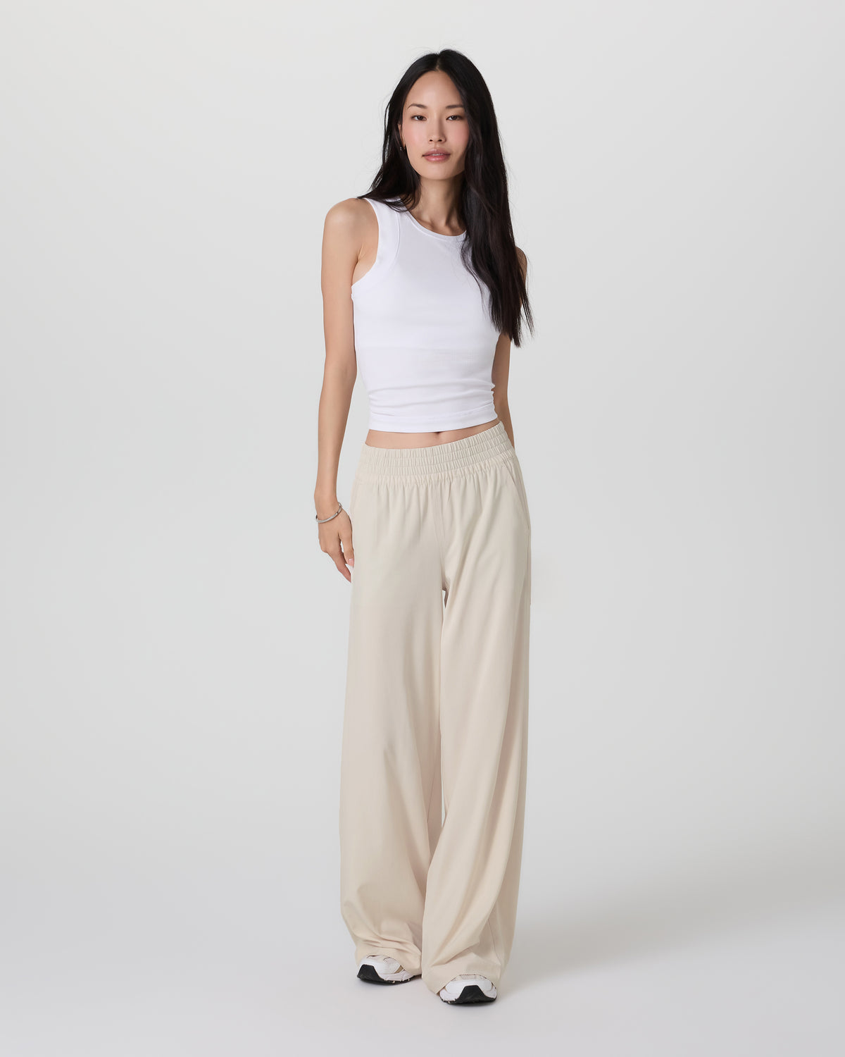 Villa Wideleg Pant - Long Women's Tall Milkweed Pants | Vuori for sale - US 1515