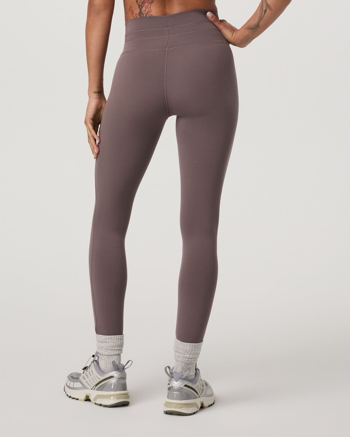 Women's Daily Form Legging - Long Huckleberry | Vuori for sale - US 7651