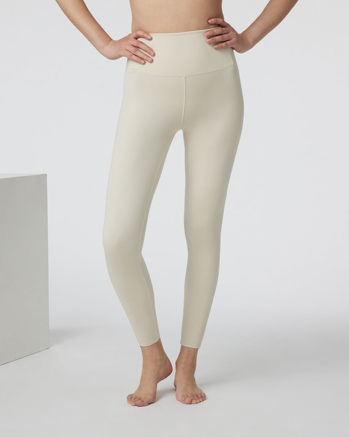 Evolve Legging Bone High-Rise Leggings | Vuori shop - US 7035