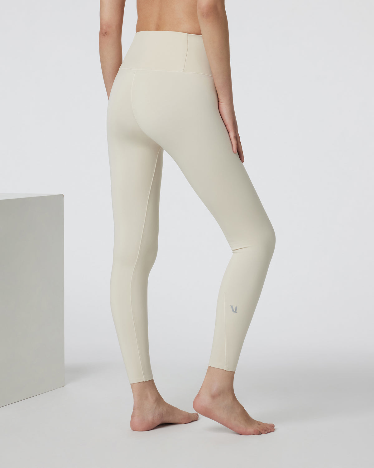 Evolve Legging Bone High-Rise Leggings | Vuori shop - US 7035