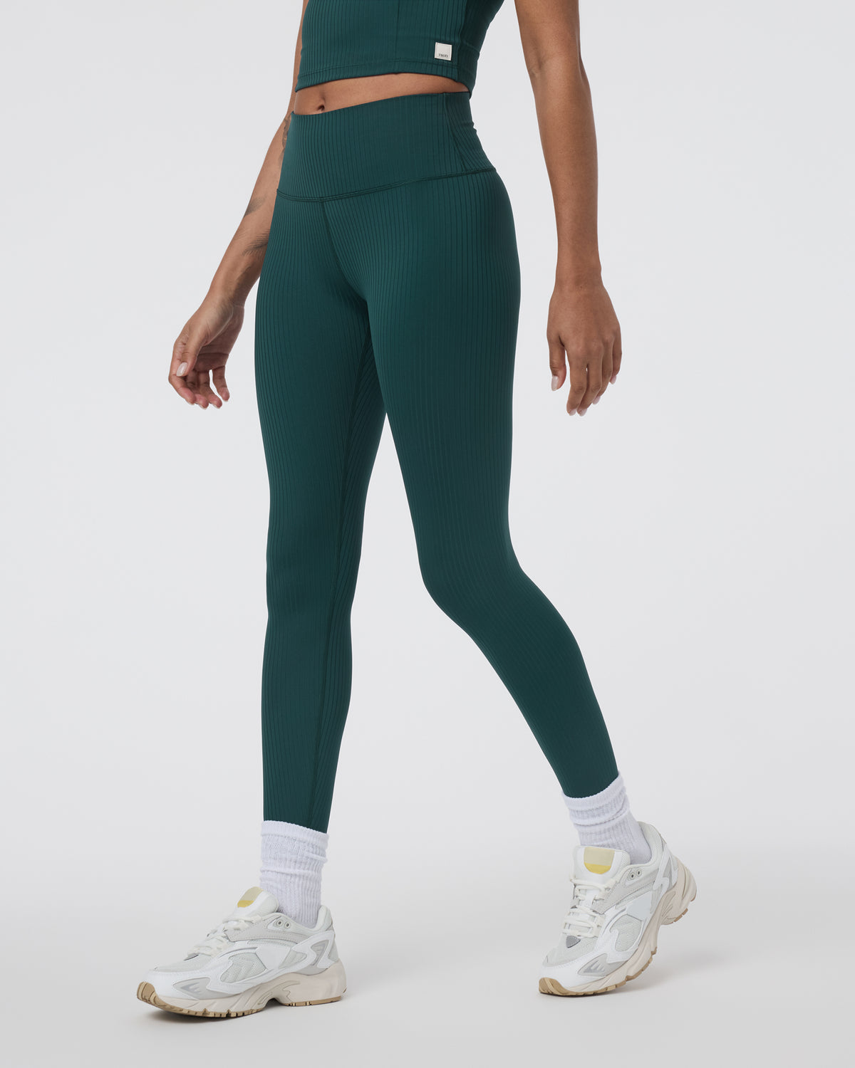 Inversion Rib Legging Moss | Vuori online - US 1974