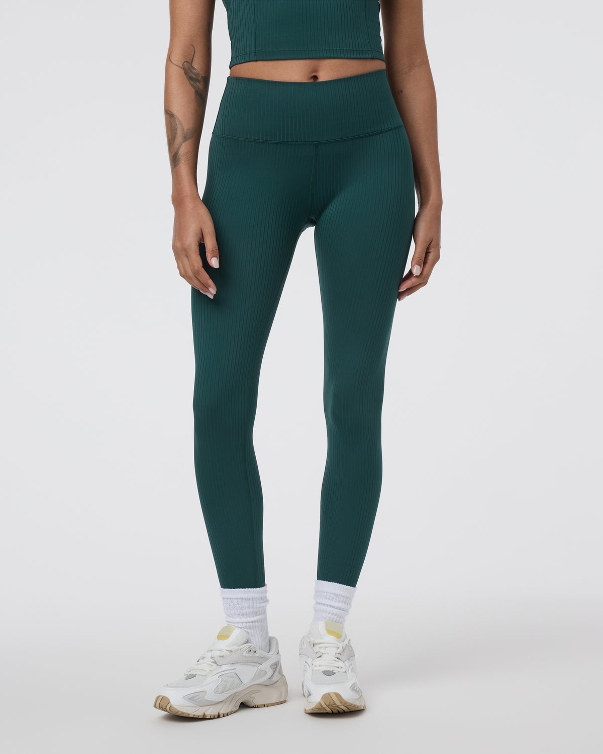Inversion Rib Legging Moss | Vuori online - US 1974
