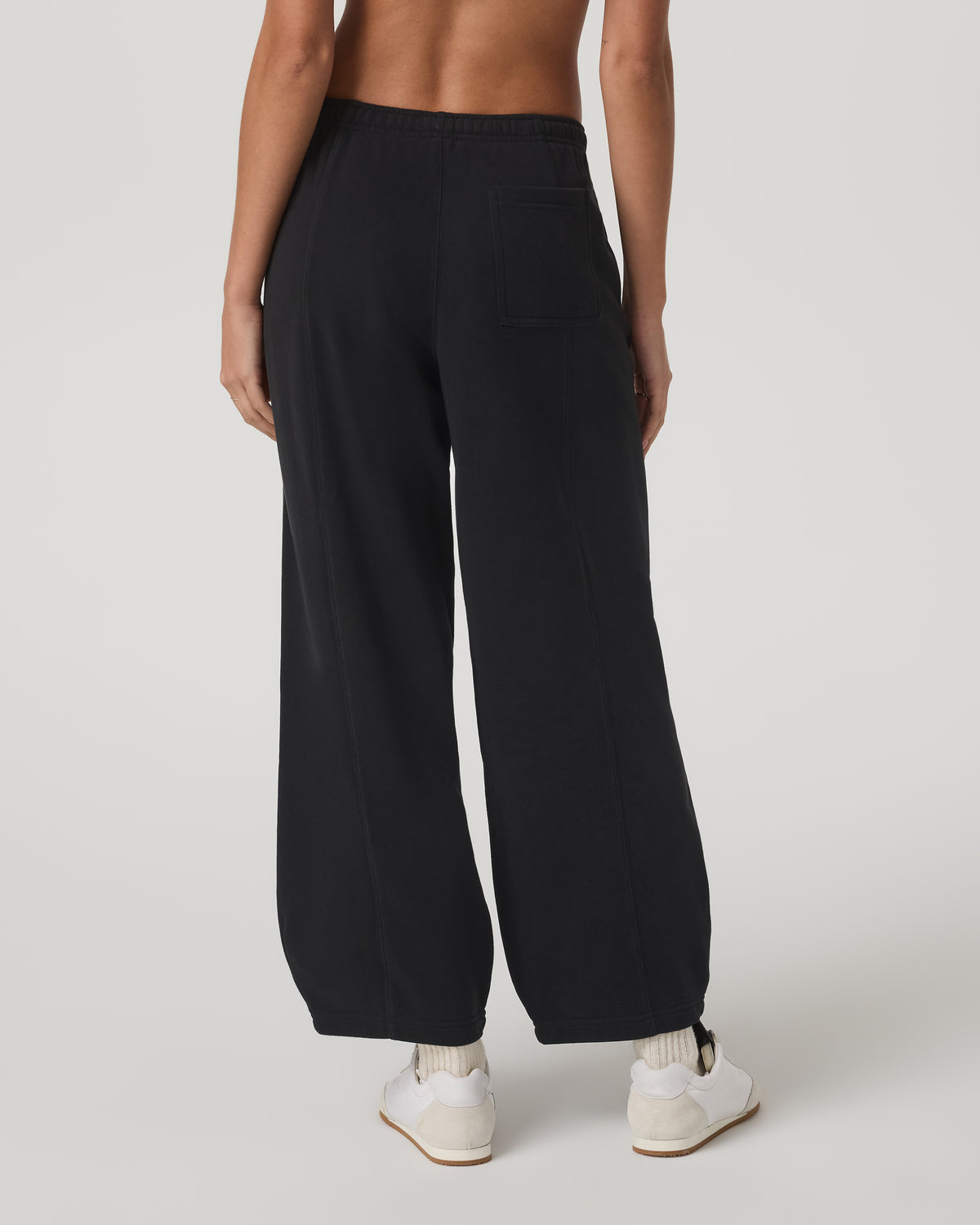 Sedona Barrel Sweatpant Women's Black Relaxed Fit Pants | Vuori online - US 8759