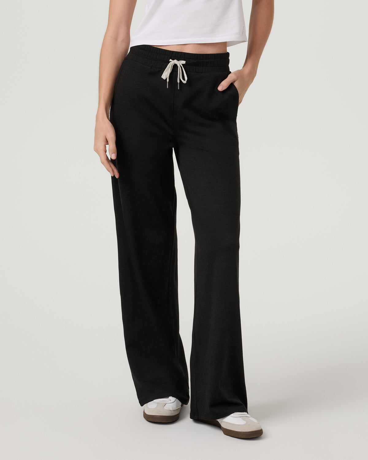 Halo Essential Wideleg - Short Black Heather | Vuori onsale - US 8076