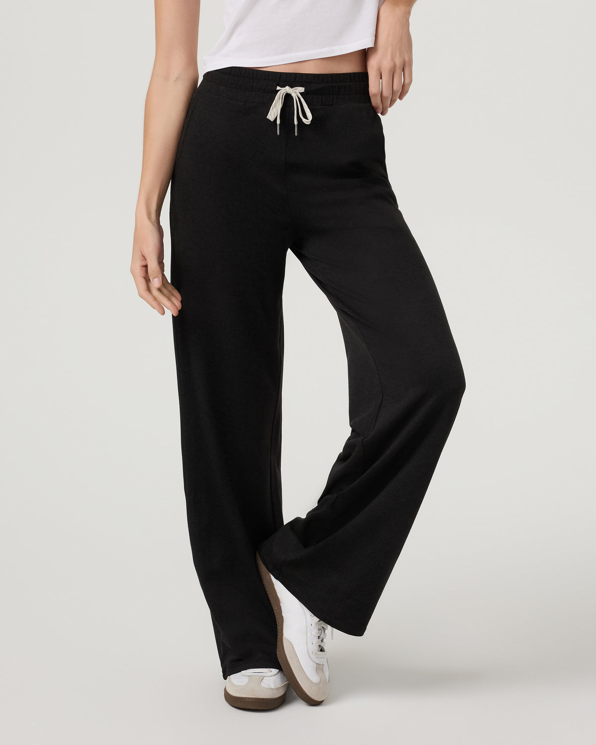 Halo Essential Wideleg - Short Black Heather | Vuori onsale - US 8076