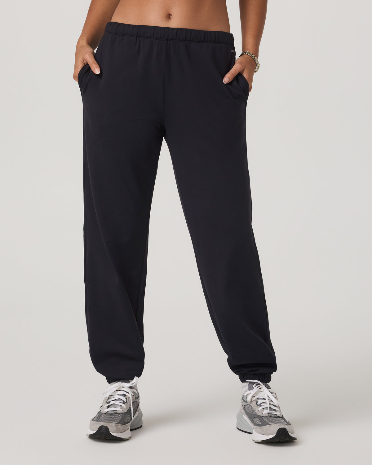 Halo Modern Sweatpant Women's Solid Black Pants | Vuori discount - US 9262