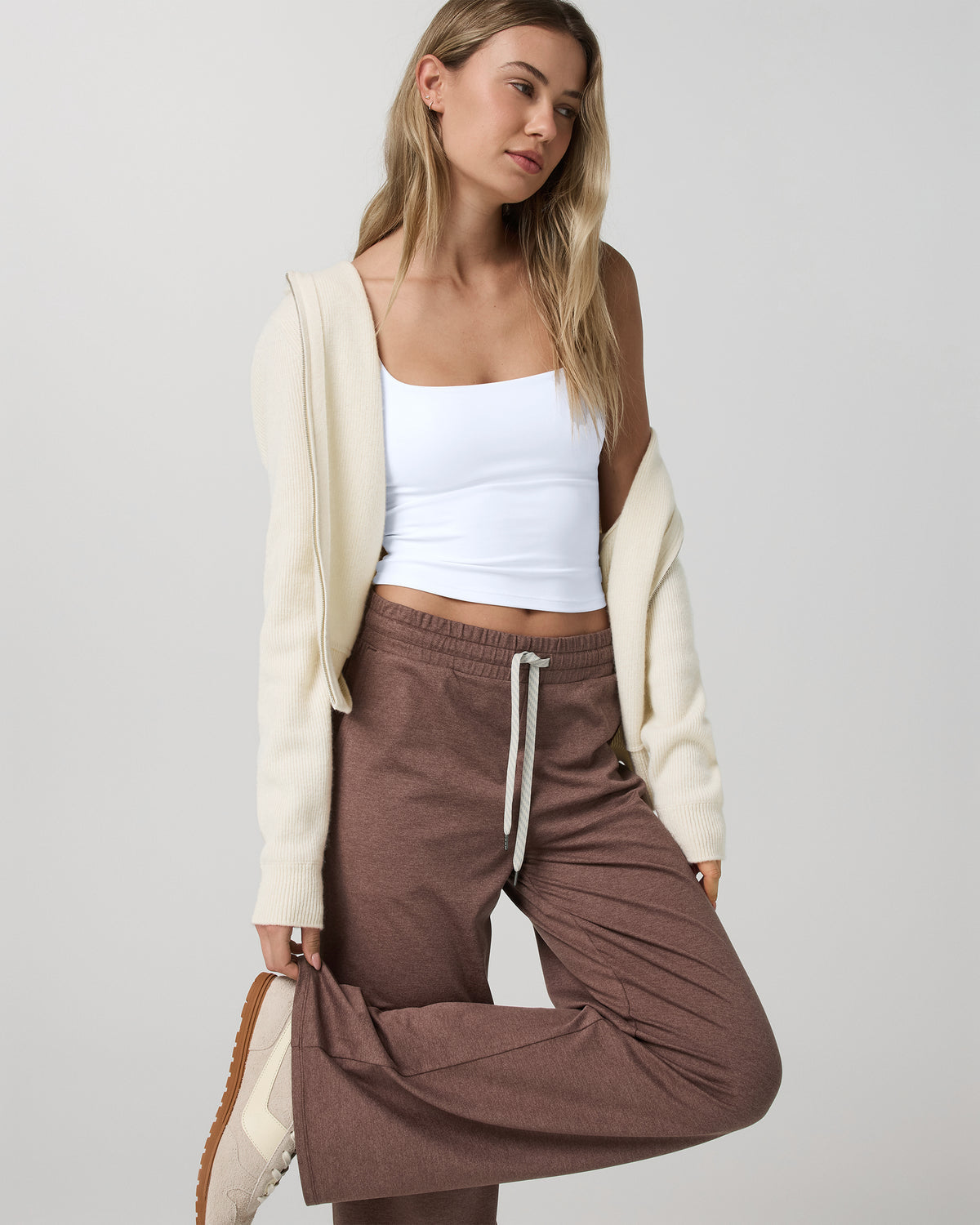 Halo Essential Wideleg Pant Women's Sable Heather Pant | Vuori outlet - US 8367