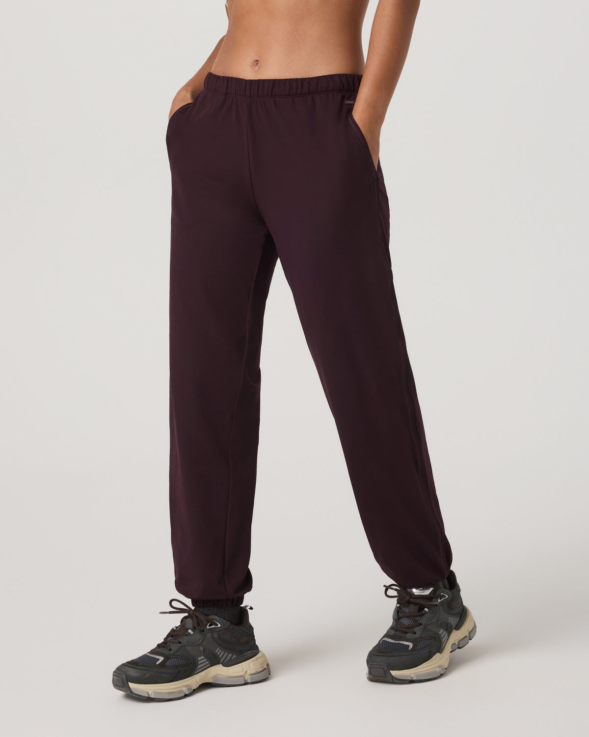Halo Modern Sweatpant Women's Raisin Pants | Vuori for sale - US 8901