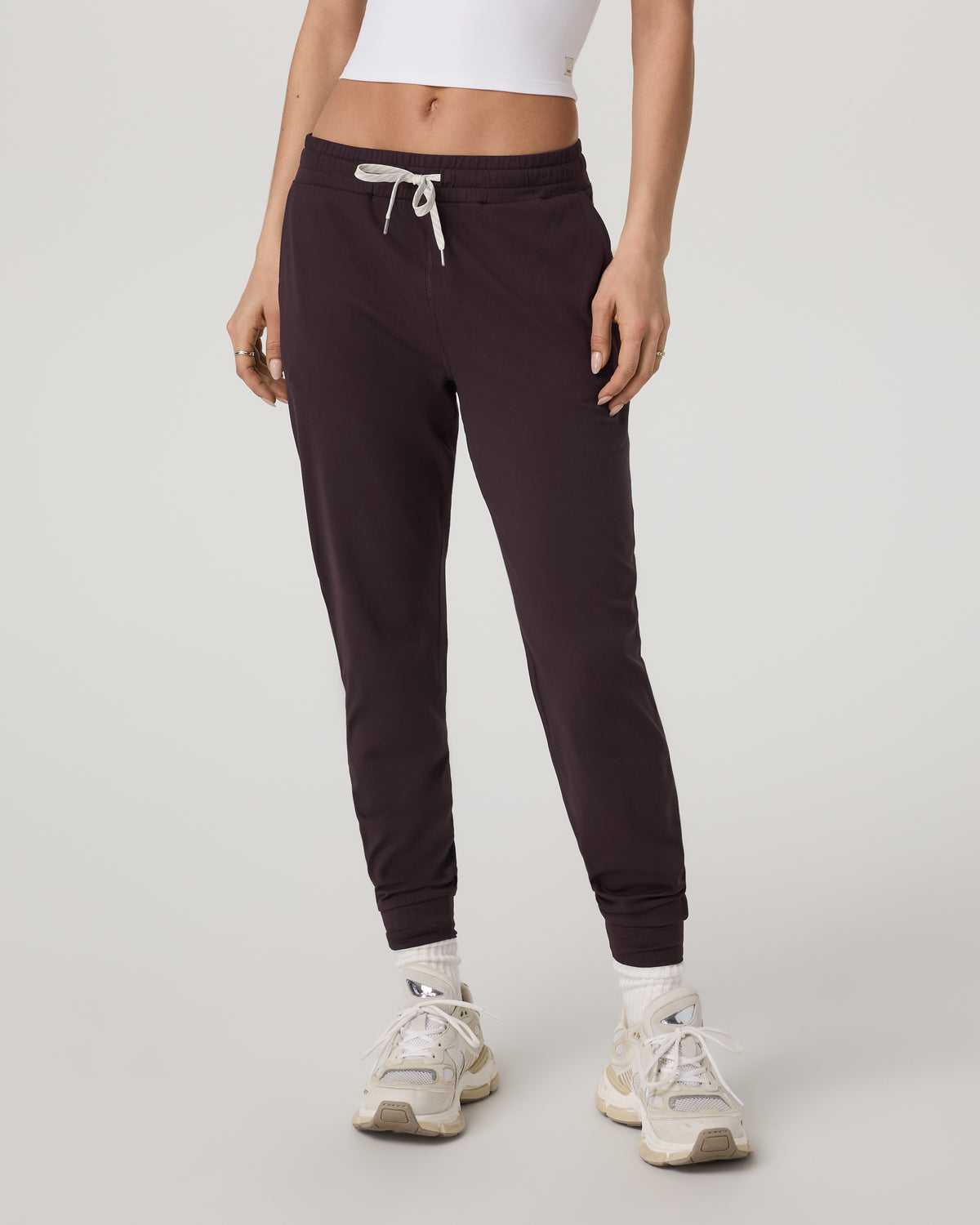 Performance Jogger - Long Women's Raisin Joggers | Vuori onsale - US 9444