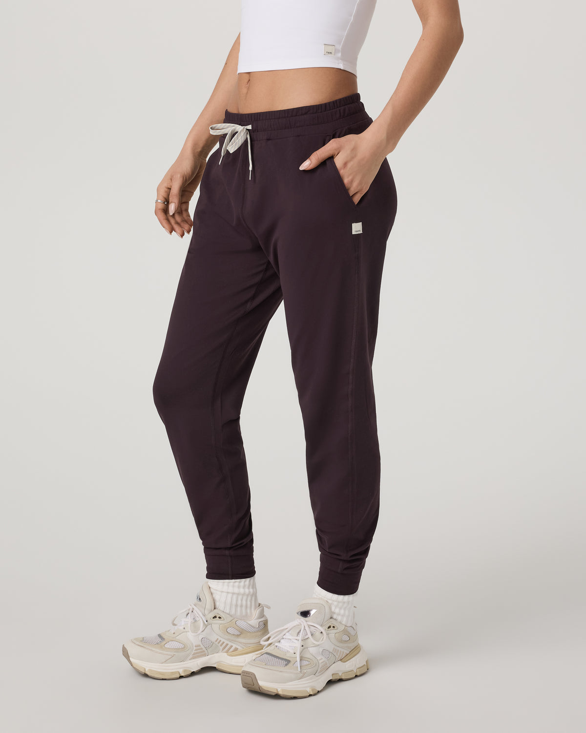 Performance Jogger - Long Women's Raisin Joggers | Vuori onsale - US 9444