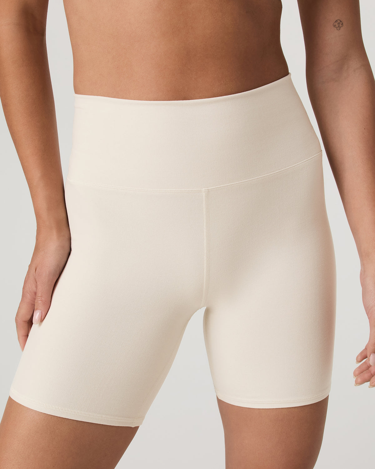 Clean Elevation Shorty Women's Bone Heather Shorts | Vuori onsale - US 4005