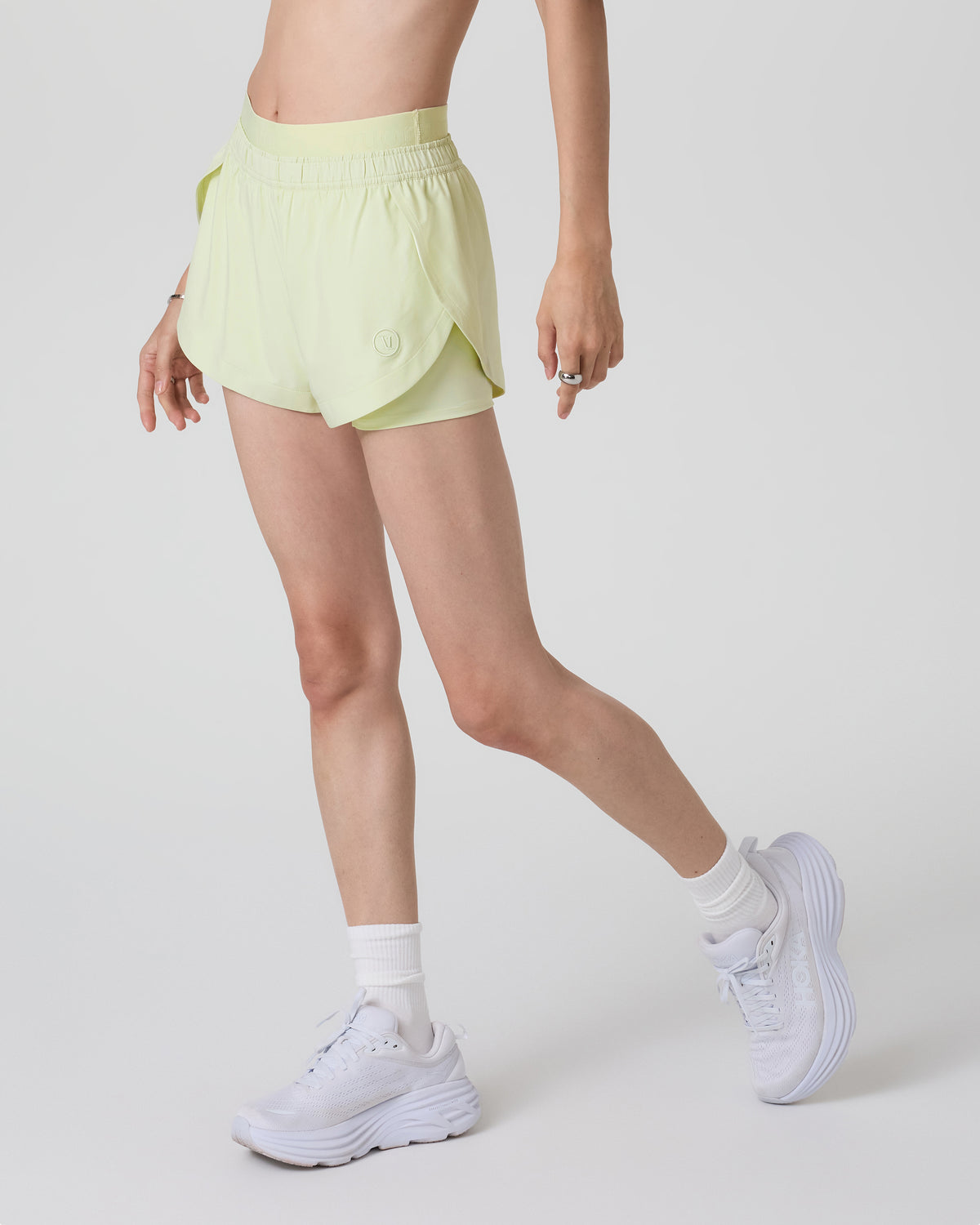 Luna Short 2" Women's Lemongrass Running Shorts | Vuori discount - US 4949