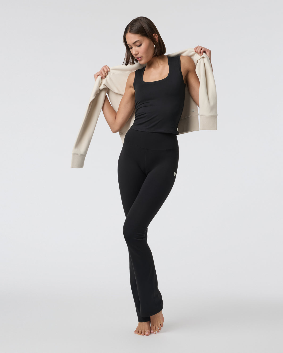 Halo Essential Scoop Tank Solid Black | Vuori online - US 8040