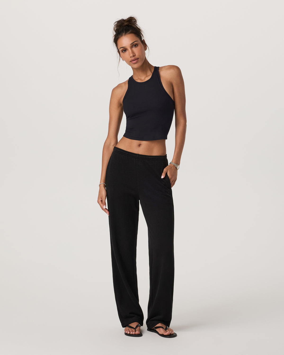 Pose Plyo Tank Black Crop Tank Top with Built in Bra | Vuori shop - US 5057